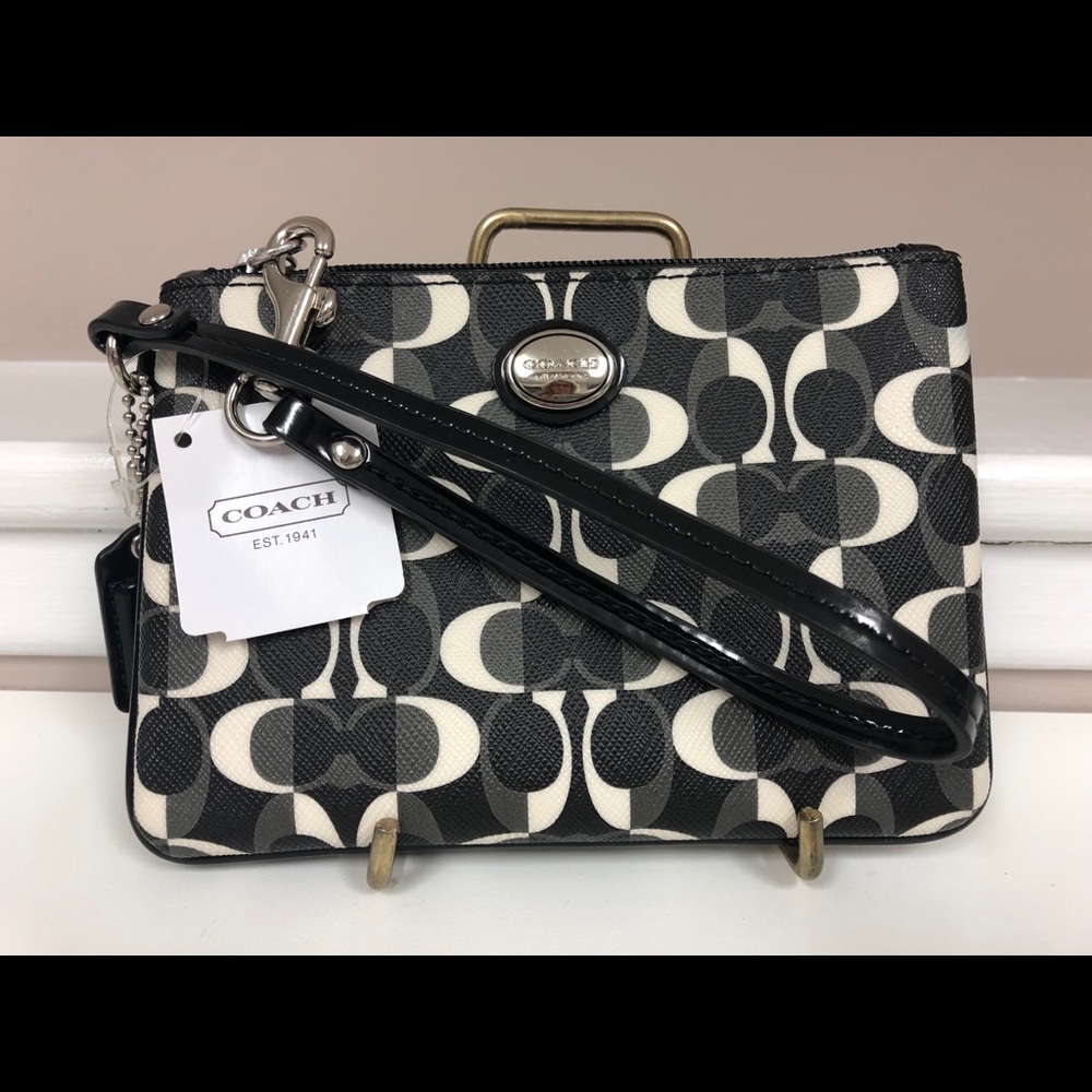 Adorable coach wristlet
